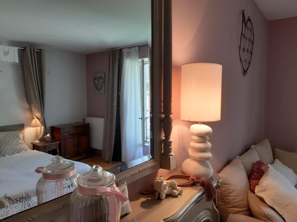 Bed and Breakfast Au Fil De Lods Exterior foto