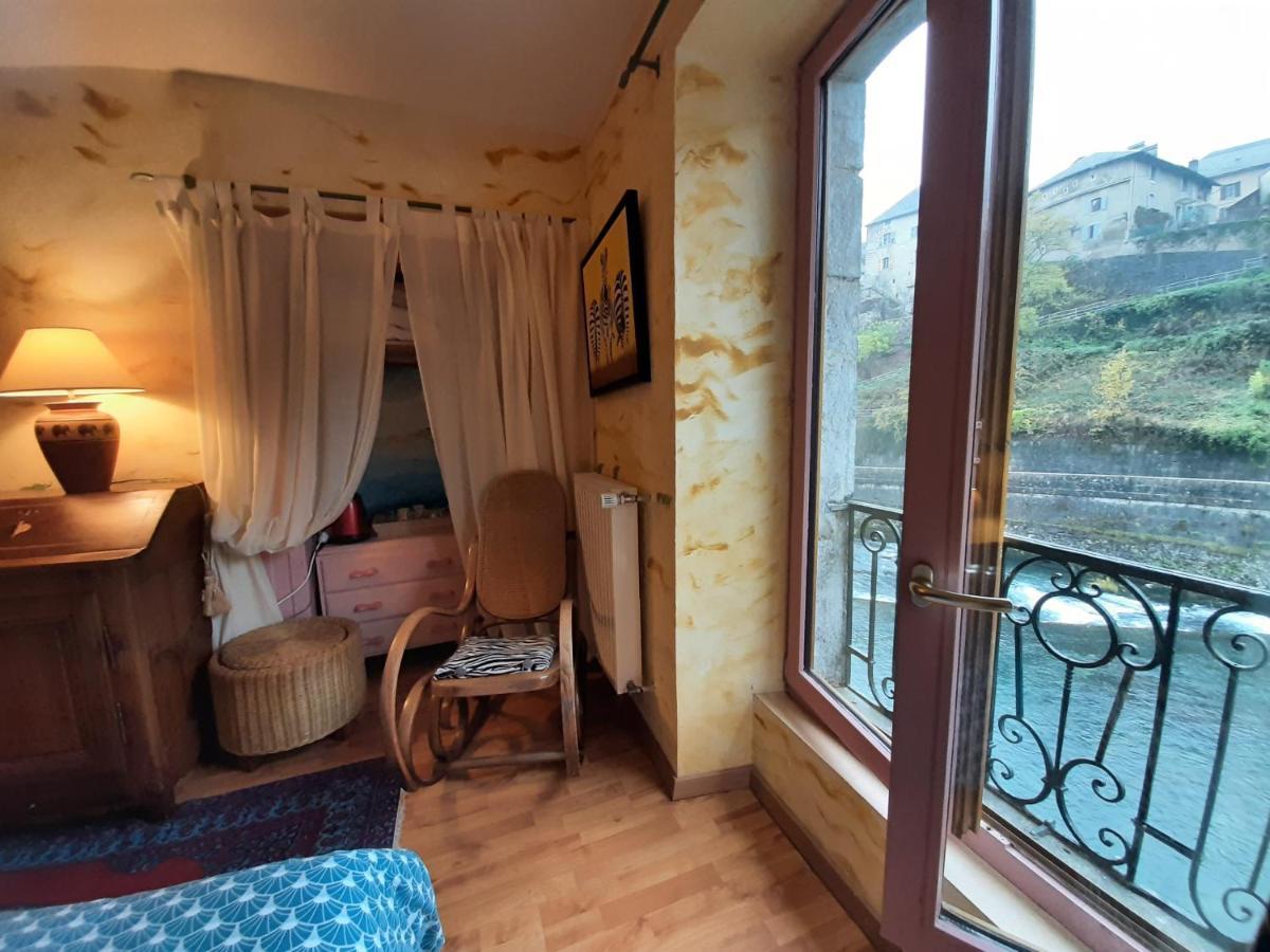 Bed and Breakfast Au Fil De Lods Exterior foto